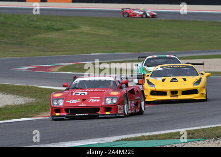 MUGELLO, IL, Octobre, 2017 : Vintage Ferrari F40 GT dans l'action au circuit du Mugello au cours de Finali Mondiali Ferrari 2017. L'Italie. Banque D'Images