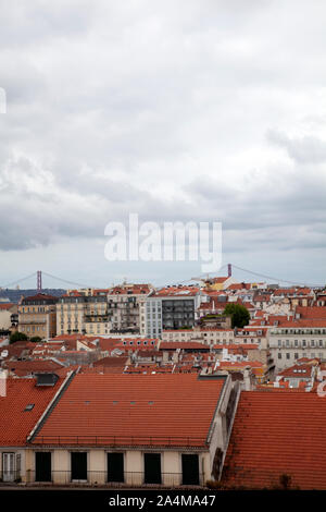 Vues des toits de Elevador Castelo à Lisbonne, Portugal Banque D'Images