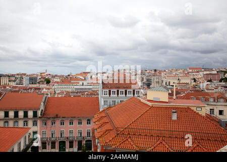 Vues du château de les toits de Lisbonne - Portugal Banque D'Images