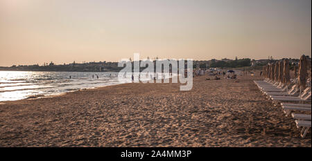 Modica's seascape at sunset Banque D'Images