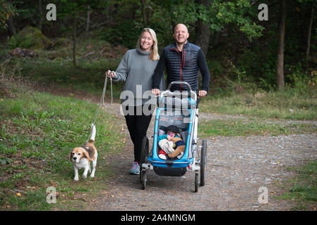 Famille de marche Banque D'Images