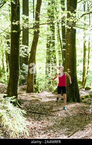 Woman jogging Banque D'Images