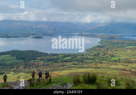 La vue à partir de la CONIC Hill du Loch Lomond. L'Ecosse Banque D'Images