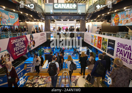 Cannes, France - 15 octobre 2019 : - Le MIPCOM Marché du contenu de divertissement du monde avec l'atmosphère générale du Palais des Festivals, un événement, Reed MIDEM Salon de télévision dans le monde entier d'utilisation | Banque D'Images