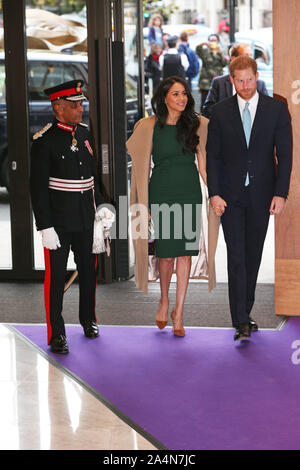 Le duc et la duchesse de Kent arrivent pour la remise des prix annuelle WellChild au Royal Lancaster Hotel, Londres. Banque D'Images