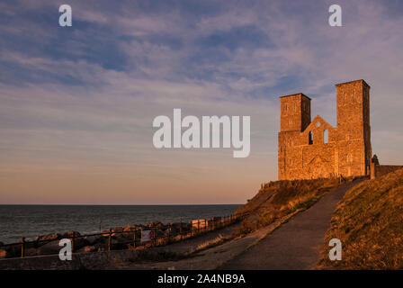 Reculver tours sur la côte Banque D'Images