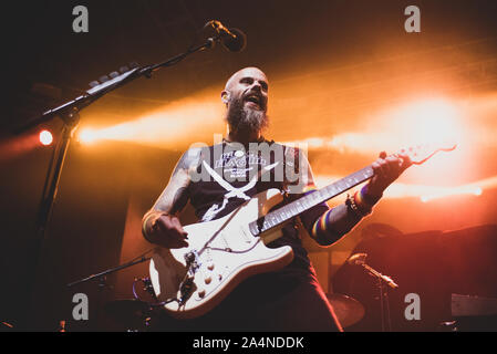 Milano, Italie. 14Th Oct, 2019. FABRIQUE, Milano, Italie - 2019/10/14 : John Dyer Baizley de Baroness le groupe américain en live sur scène à Fabrique, ouverture pour Volbeat (photo de Alessandro Bosio/Pacific Press) Credit : Pacific Press Agency/Alamy Live News Banque D'Images