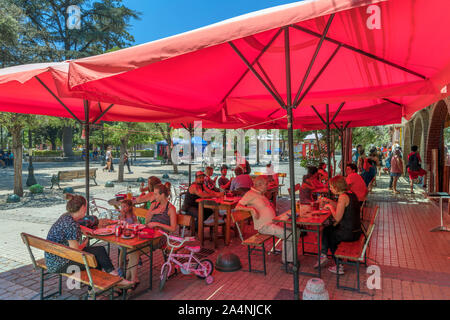 Restaurant dans la Plaza de Armas, San Jose de Maipo, Province de la Cordillère, au Chili, en Amérique du Sud Banque D'Images