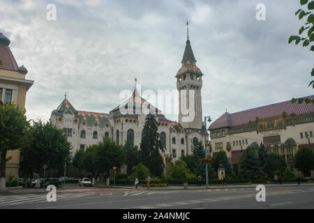 L'Hôtel de Ville, tour de la préfecture et le palais de la culture à Targu Mures, Roumanie. Banque D'Images