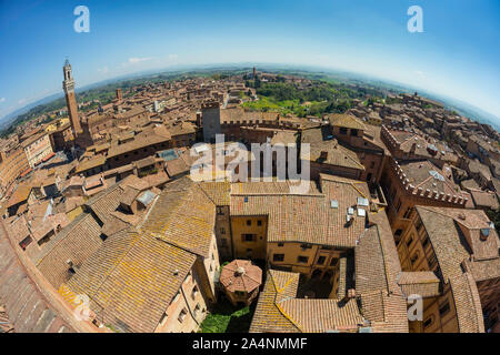 Vue sur les toits de Sienne de Duomo di Siena, Toscane, Italie Banque D'Images