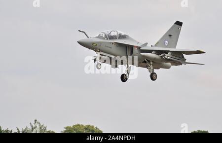 Alenia Aermacchi M-346 Master arrivant à RAF Fairford pour le Royal International Air Tattoo 2019 Banque D'Images