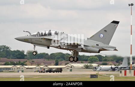 Alenia Aermacchi M-346 Master arrivant à RAF Fairford pour le Royal International Air Tattoo 2019 Banque D'Images