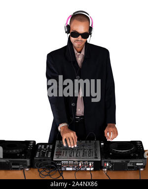 Chanteur musicien africain à la poignée de la platine DJ music system Banque D'Images