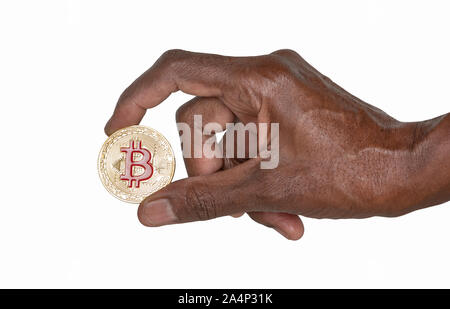 Femme africaine main tenant un bitcoin isolated on white Banque D'Images