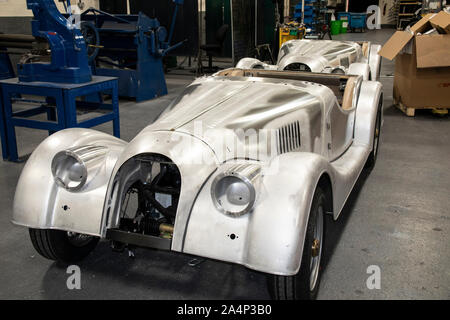 Morgan Motor Company Factory 2019 montrant une Plus 4 corps non peinte Banque D'Images