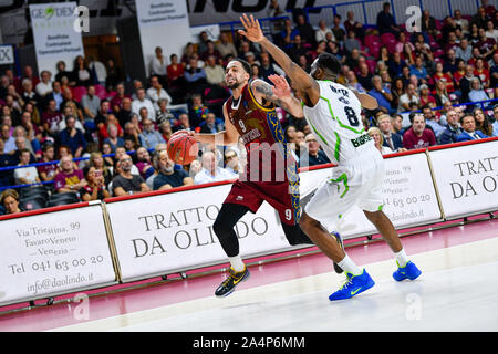 Venezia, Italie. 15 Oct, 2019. Austin DAYE de Umana Reyer Venezia, Italie, au cours de Umana Venezia Reyer vs Tofas Bursa - Basket-ball Championnat EuroCup - Crédit : LPS/Alessio Marini/Alamy Live News Banque D'Images