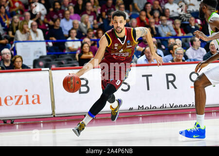 Venezia, Italie. 15 Oct, 2019. Austin DAYE de Umana Reyer Venezia, Italie, au cours de Umana Venezia Reyer vs Tofas Bursa - Basket-ball Championnat EuroCup - Crédit : LPS/Alessio Marini/Alamy Live News Banque D'Images
