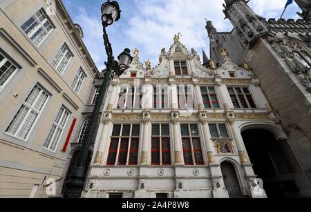 La ville pittoresque médiévale avec place Burg à Bruges, Belgique. Banque D'Images