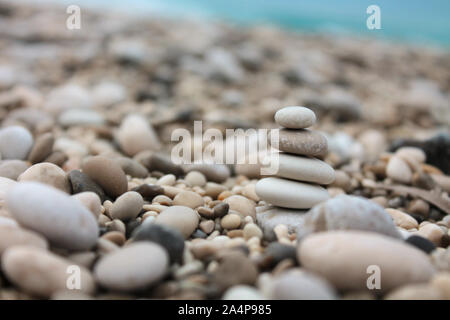 Petit cairn sur une plage Banque D'Images