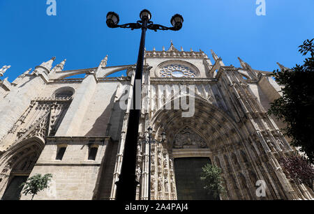 La porte de l'île de la cathédrale Sainte Marie de l'VOIR La cathédrale de Séville à Séville, Andalousie . Banque D'Images