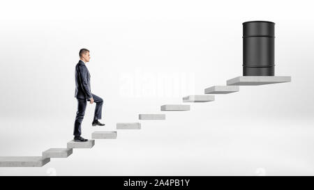 Un homme d'affaires sur fond blanc à monter un escalier en béton lorsqu'un baril de pétrole noir se dresse sur le haut. Banque D'Images