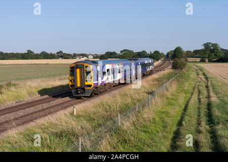 Northern rail Arriva Trains sprinter 158 classe passant Saxilby, Lincs avec un Lincoln Centre à la Sheffield Banque D'Images
