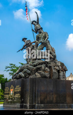 KUALA LUMPUR, MALAISIE - le 18 décembre 2018 : Royal Malaysia's National Monument Tugu Negara également connu sous le nom Il est situé dans la capitale, Kuala Lumpur. Banque D'Images