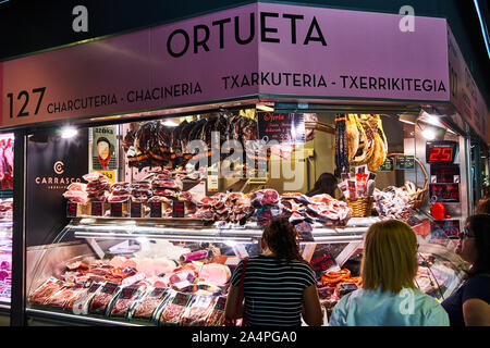 Ortueta charcuterie à la Ribera Market dans la vieille ville de Bilbao Espagne Banque D'Images