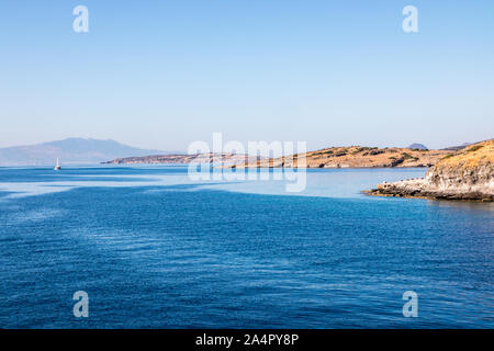 La côte turque près de Bodrum à partir du ferry Kos, Turquie Banque D'Images