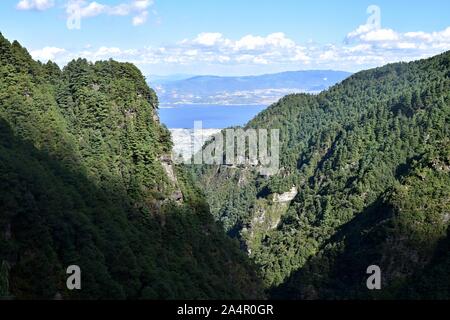 Beau paysage de montagne Cang Mountain, dans la vieille ville de Dali dans la province du Yunnan en Chine. Banque D'Images