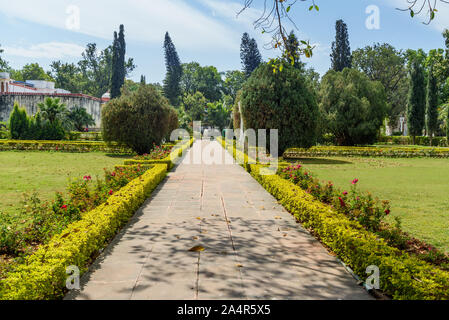 Saheliyon Ki Bari jardin ou cour de la Maidens dans Udaipur. Le Rajasthan. L'Inde Banque D'Images