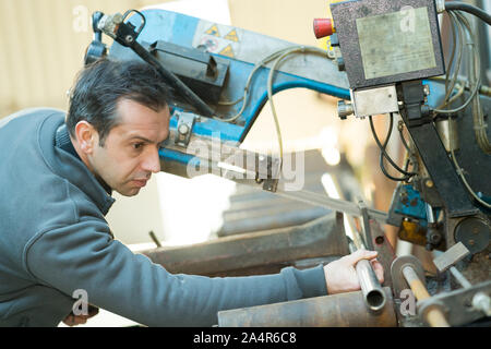 Machiniste technicien travailleur en usine Banque D'Images