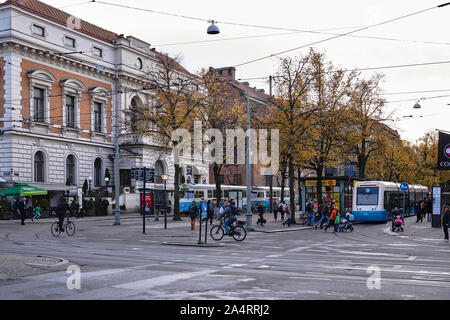 En fin d'après-midi Kungsportsavenyen à Göteborg, Suède Banque D'Images