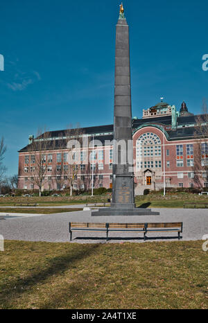 Monument à côté de l'expédition Vega Swedish Royal Museum d'Histoire Naturelle (Naturhistoriska Riksmuseet), Vegaparken, frescati, Stockholm, Suède Banque D'Images