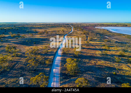 Les scellés sur route en passant par le Parc National de Murray-Sunset en Australie Banque D'Images