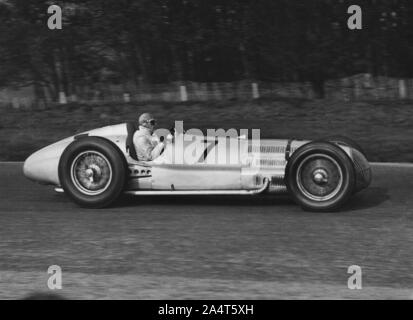 Mercedes Benz W154, Hermann Lang, Donington Grand Prix 1938. Banque D'Images