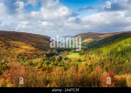 Surplombant les gorges de Corrieshalloch près de Ullapool dans le nord-ouest des Highlands d'Écosse Banque D'Images