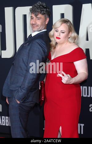 Los Angeles, CA. 15 Oct, 2019. Waititi Taika, Rebel Wilson aux arrivées de JOJO LAPIN Premiere, de l'American Legion Post 43 Hollywood, Los Angeles, CA 15 Octobre, 2019. Credit : Priscilla Grant/Everett Collection/Alamy Live News Banque D'Images