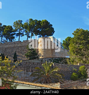 Château de Dénia à Forums Mur street, Costa Blanca, Espagne Banque D'Images