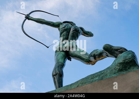 Hanovre, Allemagne 15 Octobre 2019 : vue sur la célèbre statue d'archer Banque D'Images