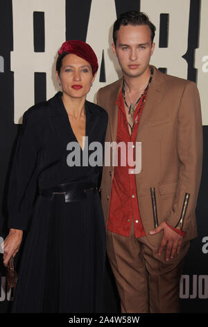 Los Angeles, USA. 15 Oct, 2019. Aria Mojean, Chelsea Winstanley 10/15/2019 Le Los Angeles Premiere de "Jojo Lapin' tenue à l'American Legion Post 43 Hollywood à Los Angeles, CA Crédit : Cronos/Alamy Live News Banque D'Images