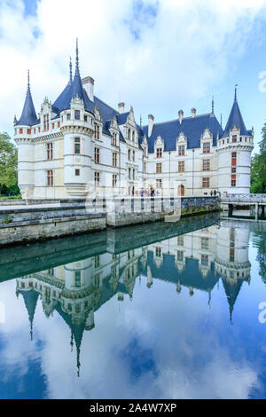 France, Indre et Loire, Vallée de la Loire classée au Patrimoine Mondial de l'UNESCO, Azay le Rideau, parc et château d'Azay le Rideau, cour intérieure de l'ar Banque D'Images