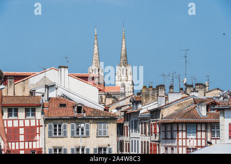 La cathédrale gothique Sainte-Marie dans le centre de Bayonne, Pyrénées-Atlantiques, France Banque D'Images