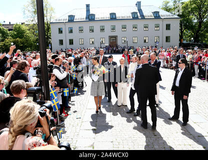 Linköping, Suède 20140517 La princesse Victoria, Prince Daniel et la princesse Estelle sont accueillis à l'Östergötland et le château de Linköping. La princesse Estelle est duchesse d'Östergötland et visite son paysage pour la première fois.Photo Jeppe Gustafsson Banque D'Images