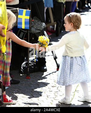 Linköping, Suède 20140517 La princesse Victoria, Prince Daniel et la princesse Estelle sont accueillis à l'Östergötland et le château de Linköping. La princesse Estelle est duchesse d'Östergötland et visite son paysage pour la première fois.Photo Jeppe Gustafsson Banque D'Images