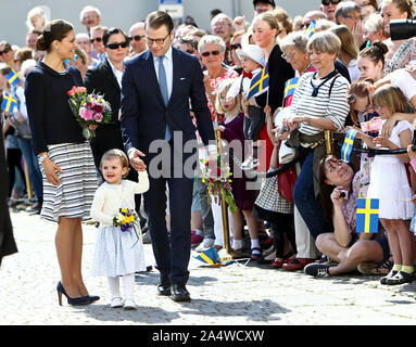 Linköping, Suède 20140517 La princesse Victoria, Prince Daniel et la princesse Estelle sont accueillis à l'Östergötland et le château de Linköping. La princesse Estelle est duchesse d'Östergötland et visite son paysage pour la première fois.Photo Jeppe Gustafsson Banque D'Images