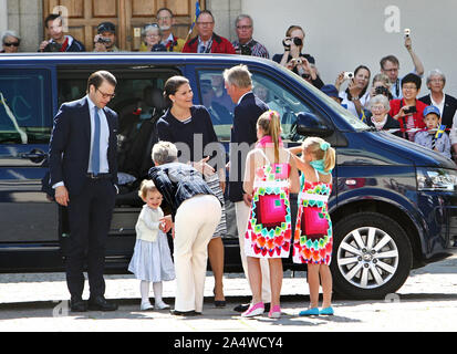 Linköping, Suède 20140517 La princesse Victoria, Prince Daniel et la princesse Estelle sont accueillis à l'Östergötland et le château de Linköping. La princesse Estelle est duchesse d'Östergötland et visite son paysage pour la première fois.Photo Jeppe Gustafsson Banque D'Images