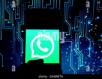 Sur cette photo, une illustration de l'application de messagerie mobile, whatsapp affichée sur un smartphone. Banque D'Images