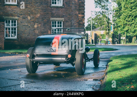 1932 Ford Roadster custom car à Bicester Heritage Centre dimanche scramble event. L'Oxfordshire, Angleterre. Vintage filtre appliqué Banque D'Images