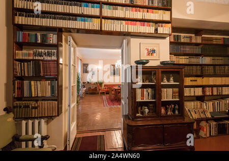 La bibliothèque personnelle de l'écrivain ouzbek Sergey Borodine. Tashkent, Ouzbékistan Banque D'Images